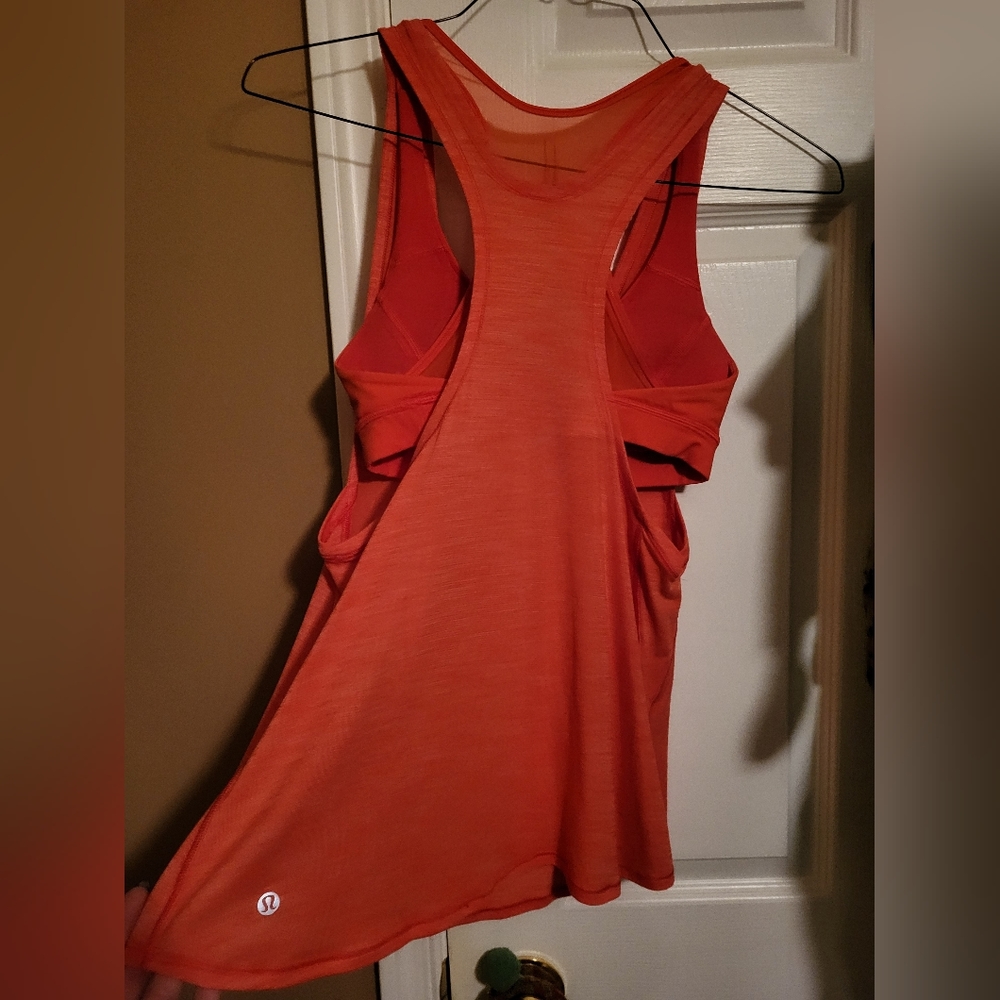 Lululemon tank with built in bra